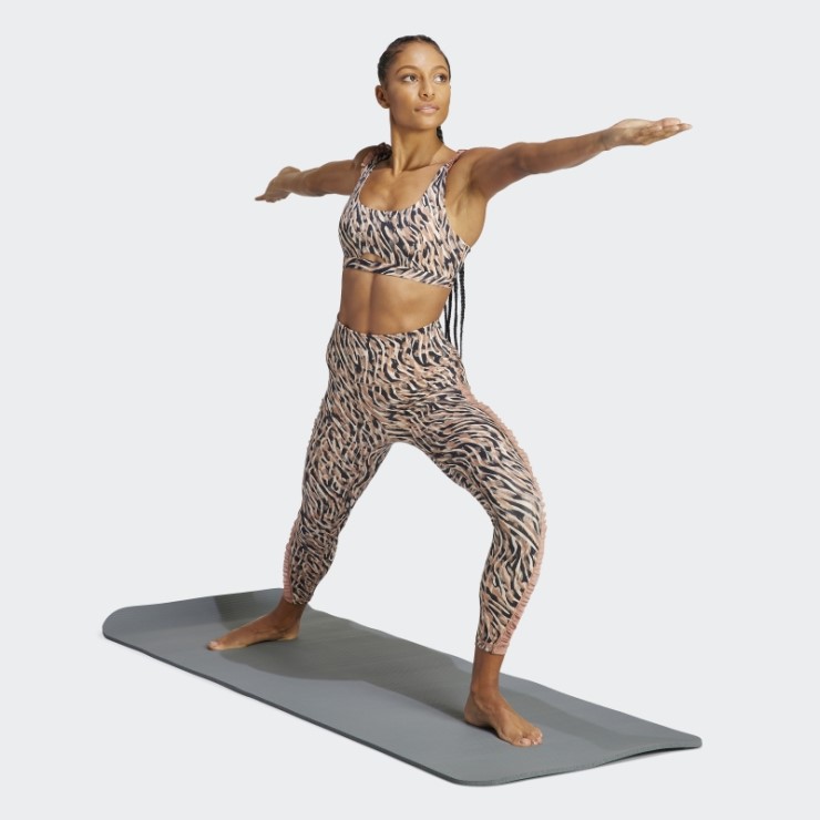 Sujetador De Sujeción Media Adidas Clay Coreflow Studio