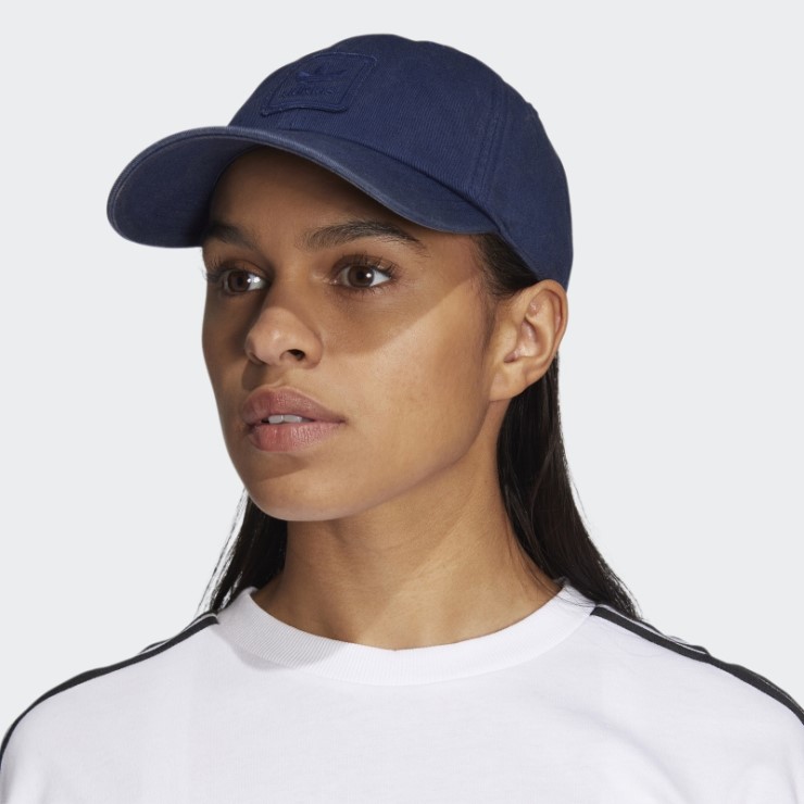 Gorra Con Correa En La Parte Posterior De Adidas índigo Noche