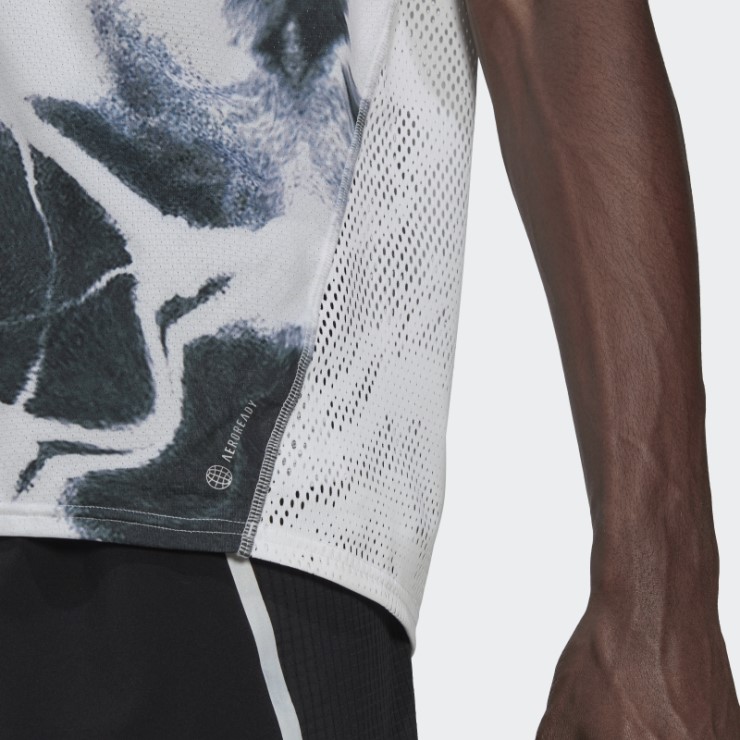 Camiseta Con Gráfico Rápido Adidas Blanca