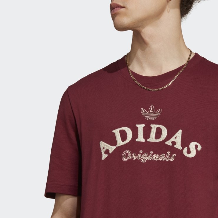 Camiseta Roja Con Gráficos De Archivo Adidas
