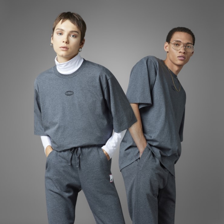 Camiseta Del Día De San Valentín Adidas Gris Oscuro Jaspeado