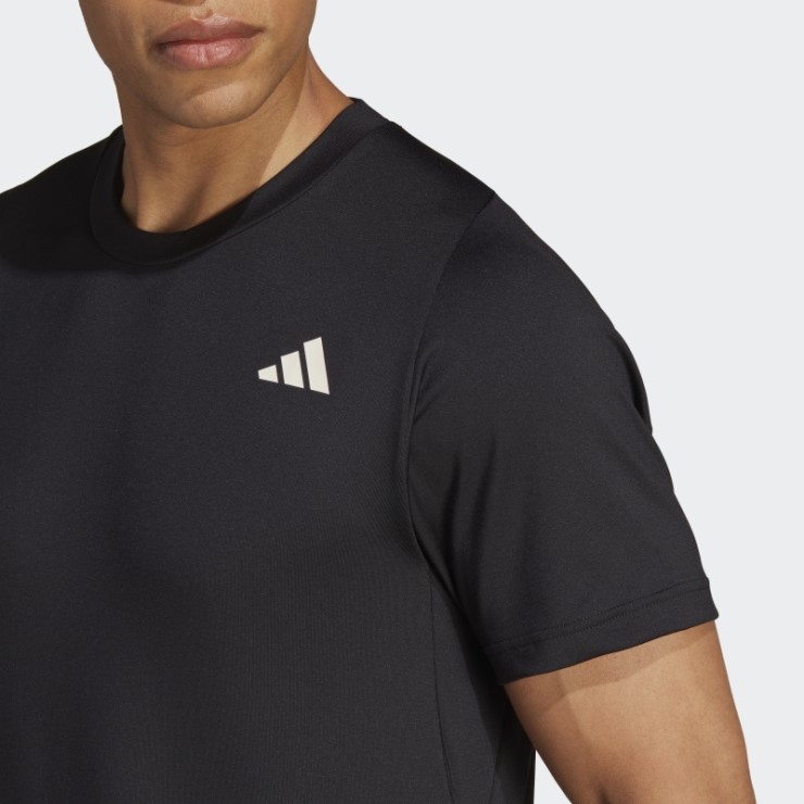 Camiseta Con Estampado Sports Club Adidas Negra