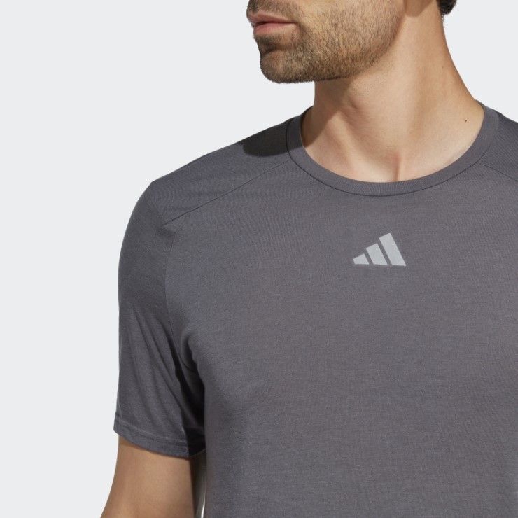 Camiseta Adidas Running Win Trust Gris