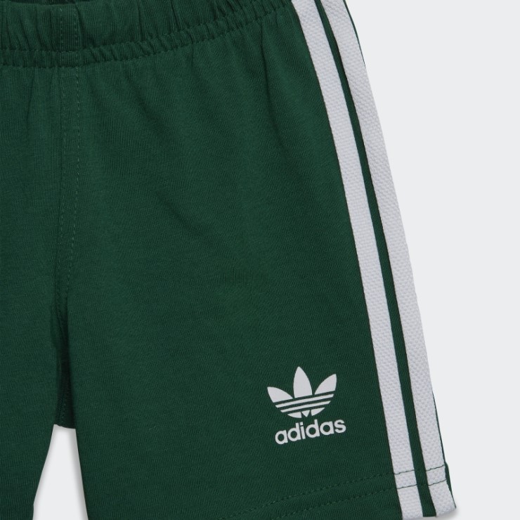 Conjunto Camiseta Trefoil Shorts Verde Oscuro Adidas