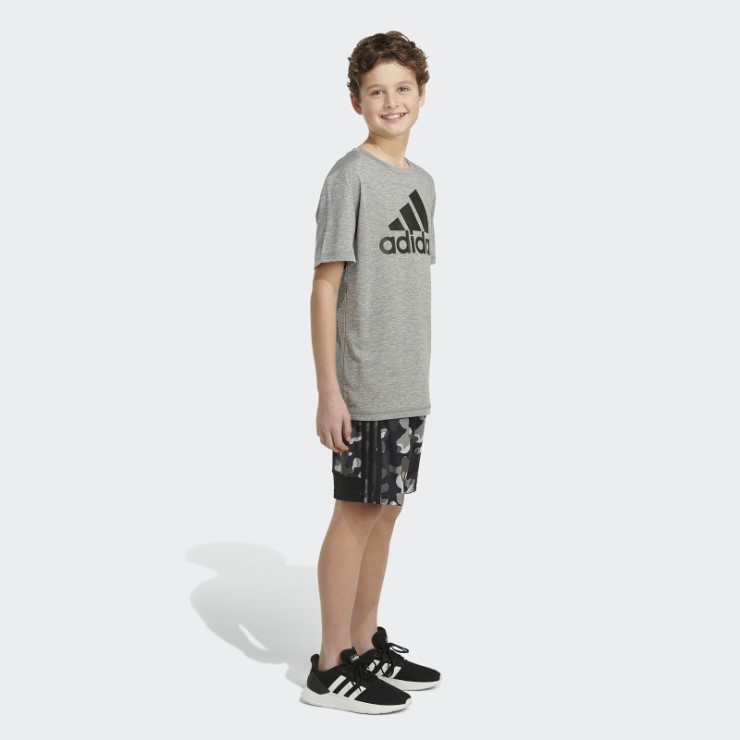 Adidas Shorts Negros Con Estampado Central De Camuflaje