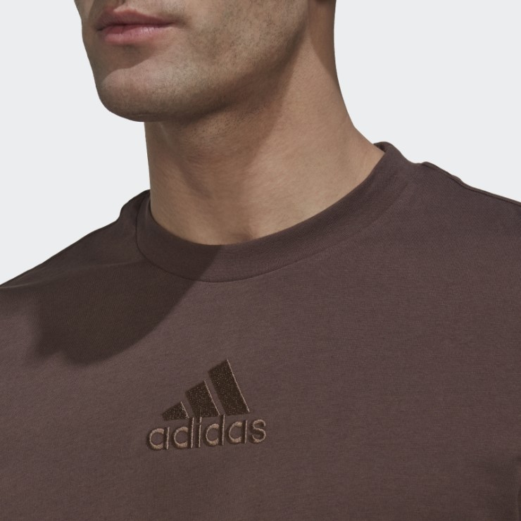 Camiseta Adidas Studio Lounge Marrón