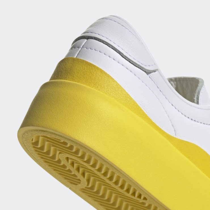 Zapatillas Adidas Nucombe Amarillas