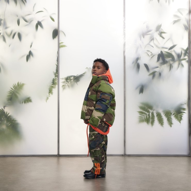 Chamarra Acolchada De Nailon Ligero Adidas Aop Camo