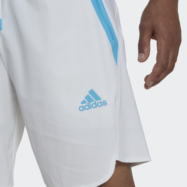 Pantalones Cortos Adidas Blancos Diseñados Para El Día Del Juego