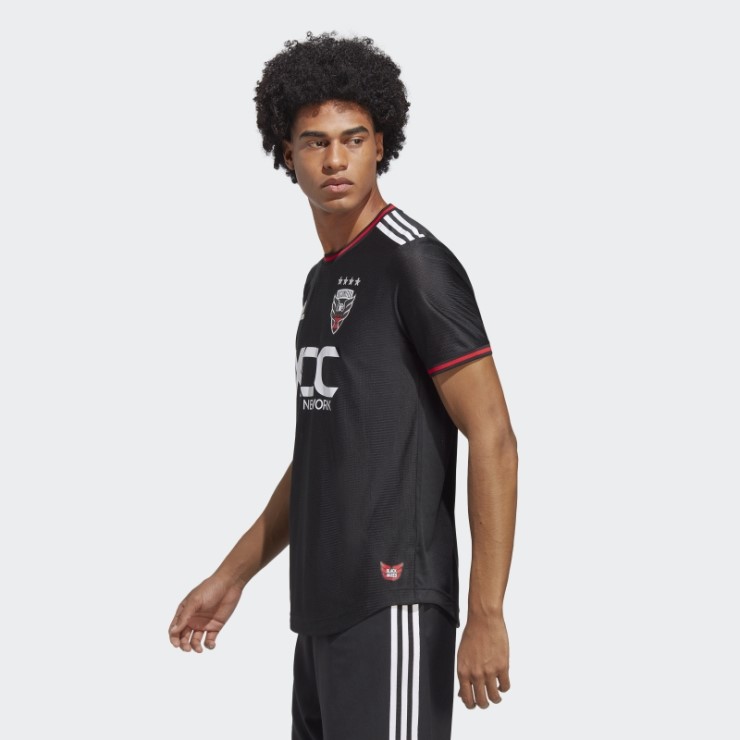 Adidas Negras Camiseta Autentica Local De Local 22/23 Del United