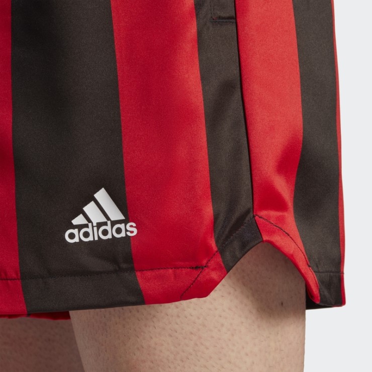 Shorts De Raso Adidas Escarlata
