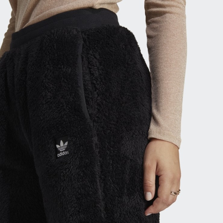 Pantalón Adidas Essentials+ Fluffy Teddy Negro