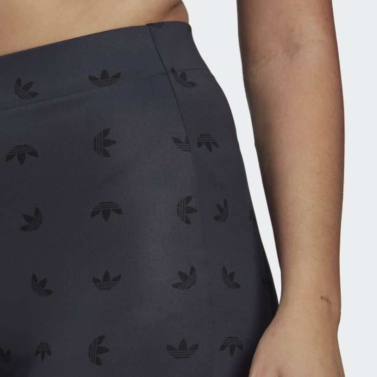 Pantalón Gris Noche Elástico Allover Print Adidas