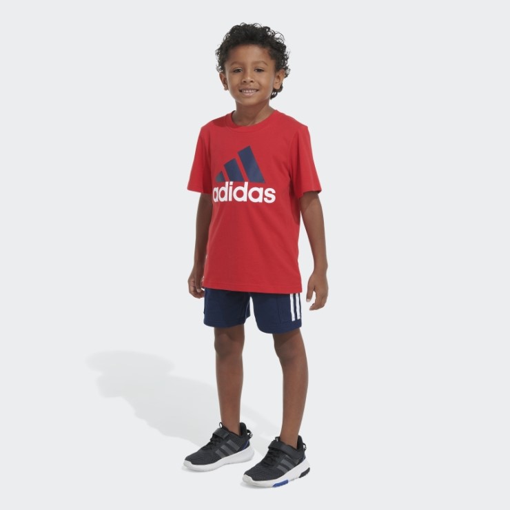 Conjunto Camiseta Escarlata Y Shorts Cargo Adidas