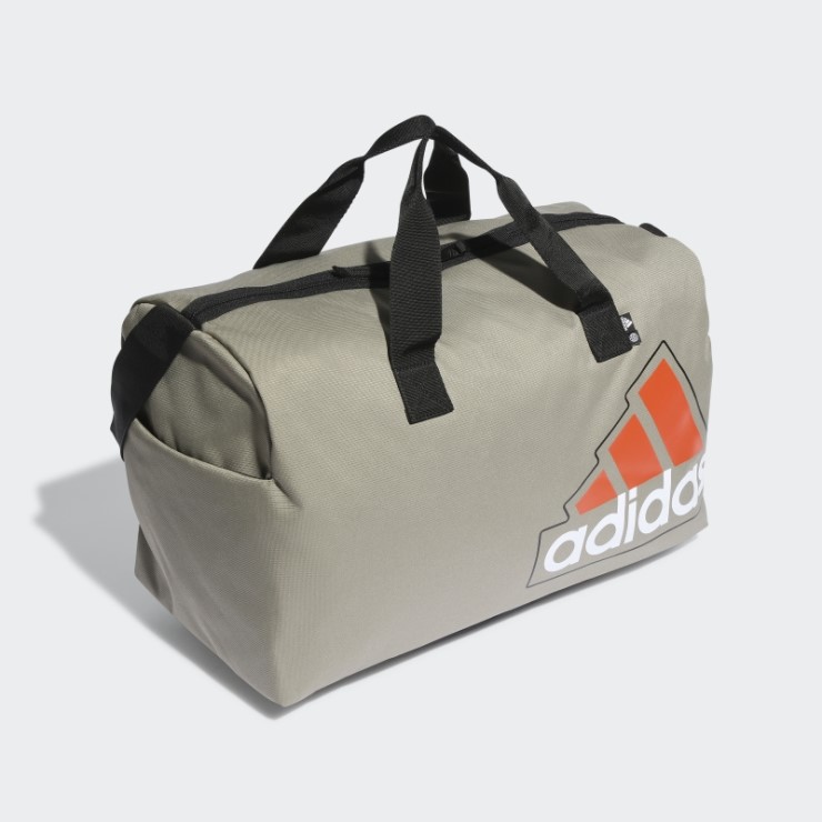 Adidas Essentials De Fin De Semana De Temporada Plata Guijarro