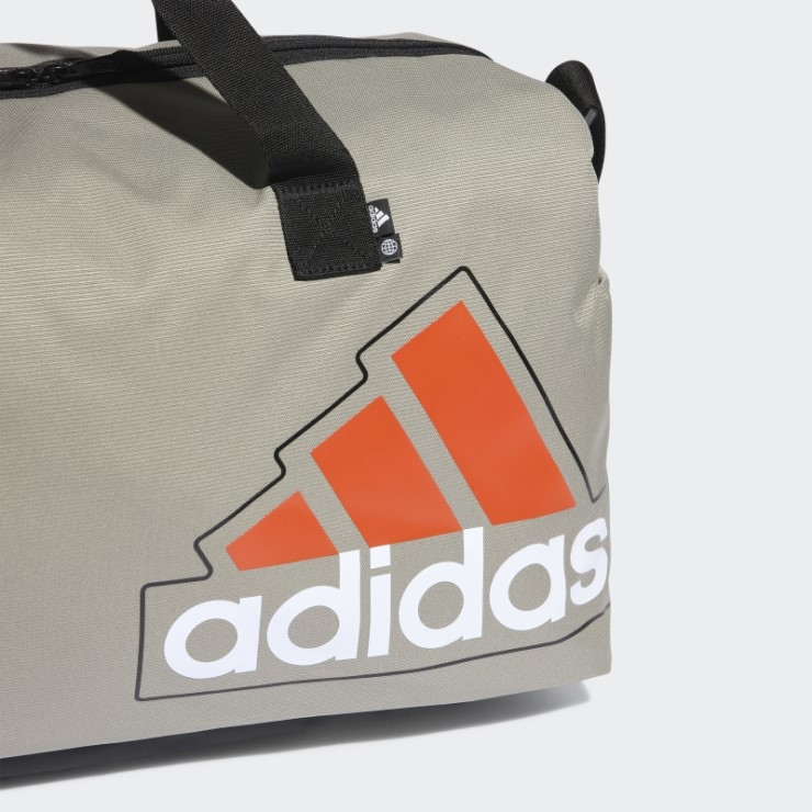 Adidas Essentials De Fin De Semana De Temporada Plata Guijarro