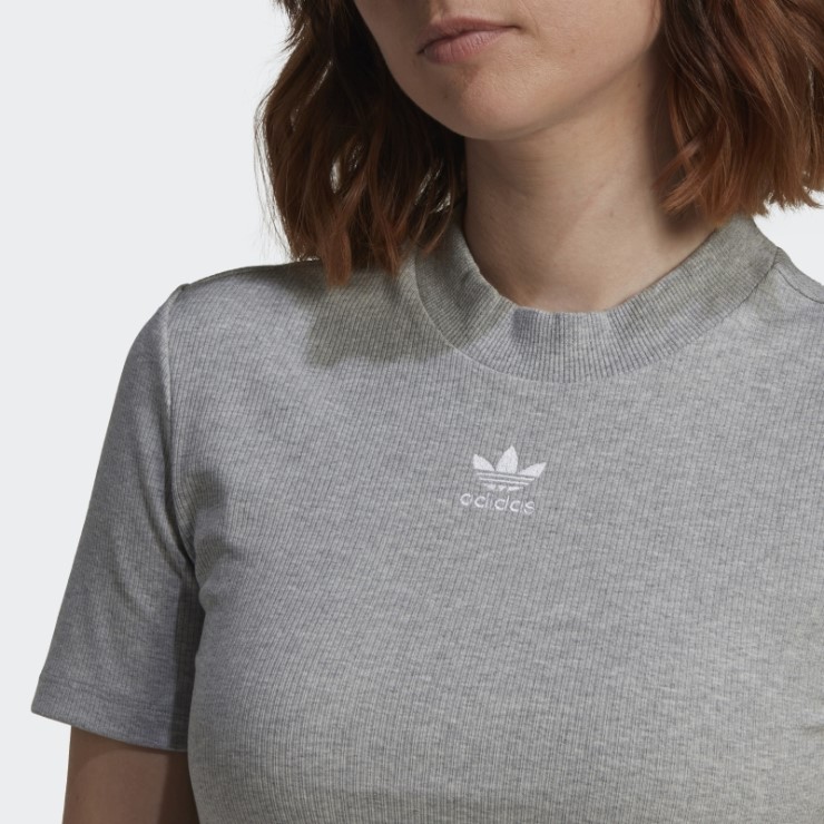 Camiseta Corta Acanalada Adicolor Essentials Gris Medio Adidas