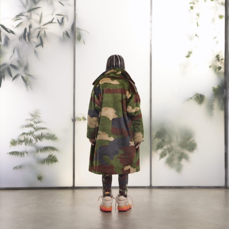 Abrigo De Piel Sintética Con Estampado De Camuflaje De Adidas