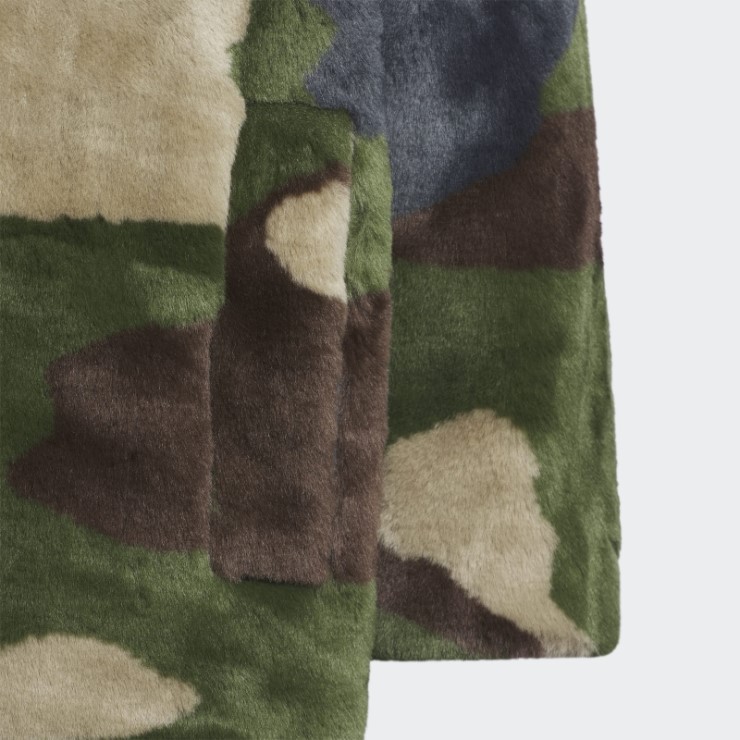 Abrigo De Piel Sintética Con Estampado De Camuflaje De Adidas