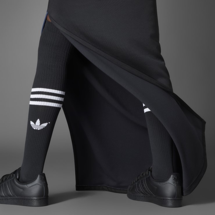 Adidas Versión Azul Vestido Negro