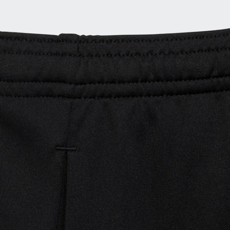 Adidas Shorts De Corte Regular Con Logo Aeroready Esencial De Tren Negro