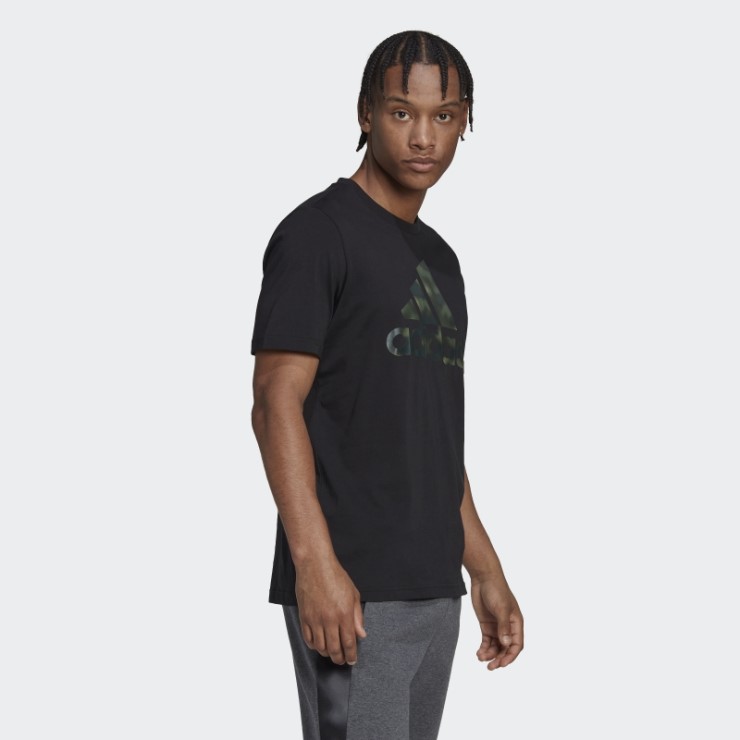 Camiseta Negra Con Estampado De Camuflaje Essentials De Adidas