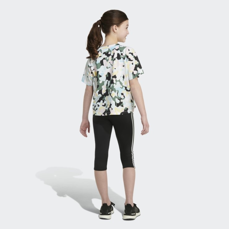 Camiseta Adidas Blanca Oversize Con Logo Estampado