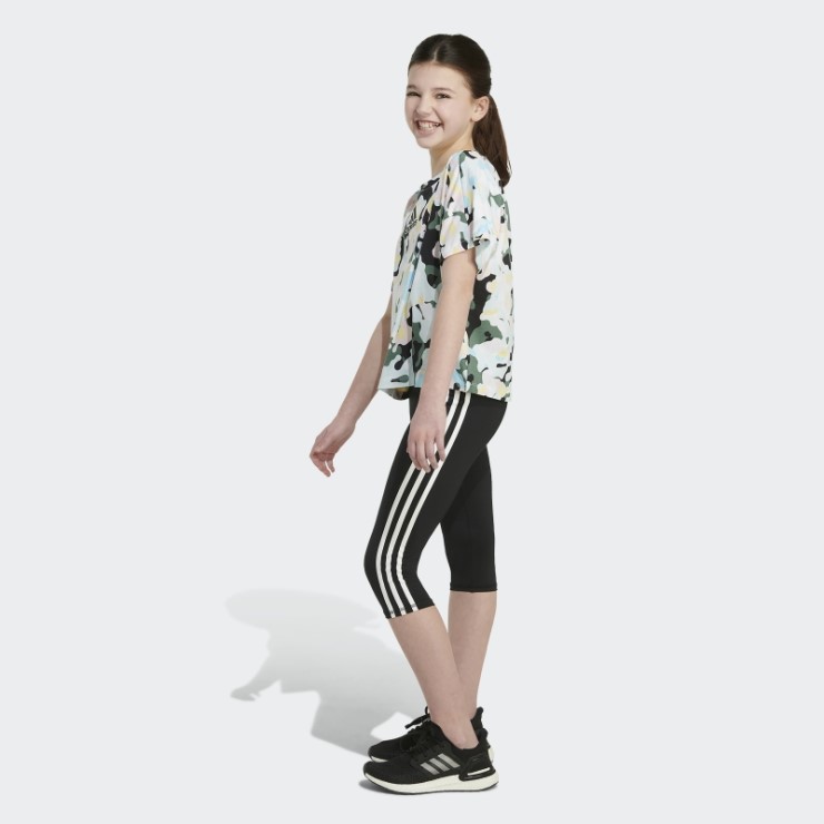 Camiseta Adidas Blanca Oversize Con Logo Estampado