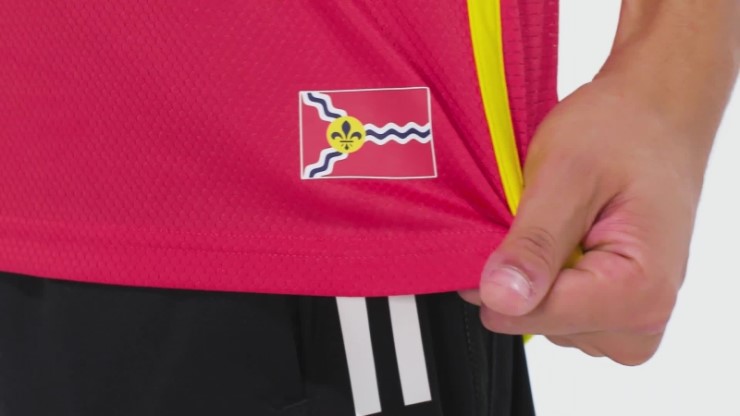 Calle. Camiseta Louis City Sc 23/24 Primera Equipación Auténtico Rosa Adidas