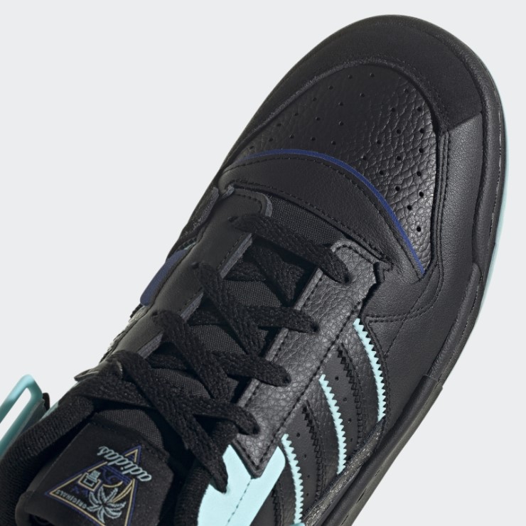 Zapatos De Exhibición Del Foro Bajo Negro Adidas