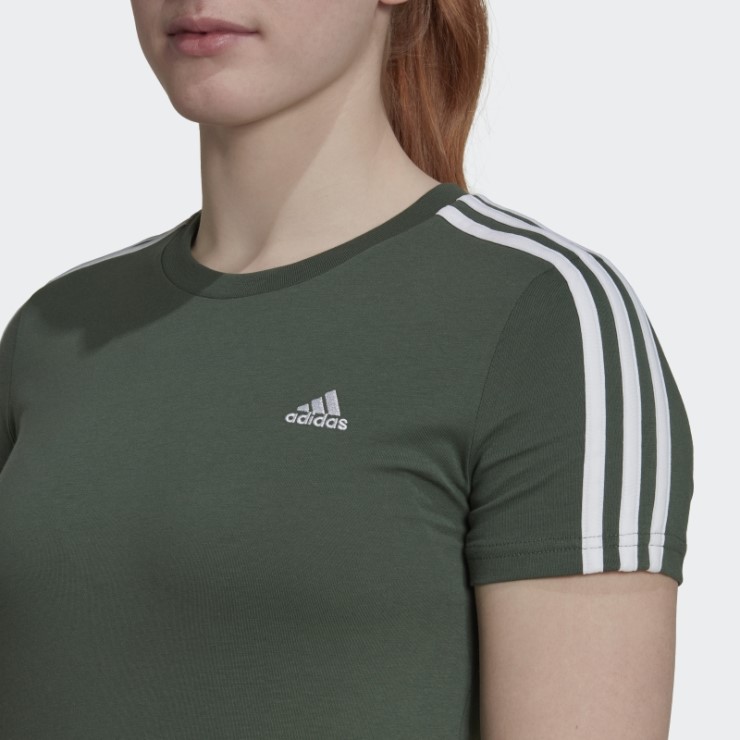 Camiseta Adidas Verde Oxide Essentials Slim Con 3 Rayas