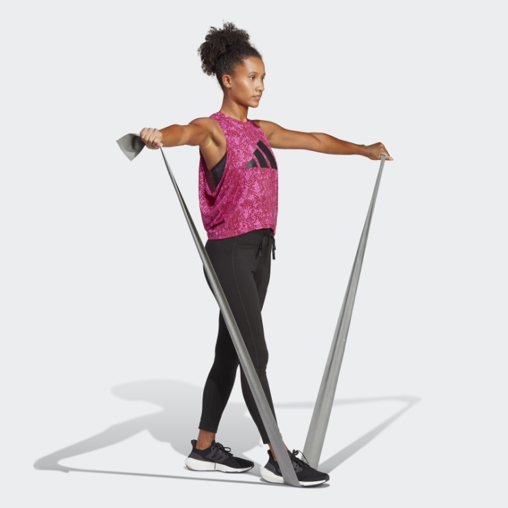 Adidas Camiseta Con Estampado De Iconos De Tren Fucsia