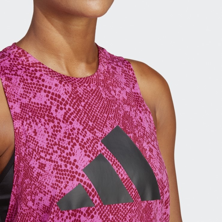 Adidas Camiseta Con Estampado De Iconos De Tren Fucsia