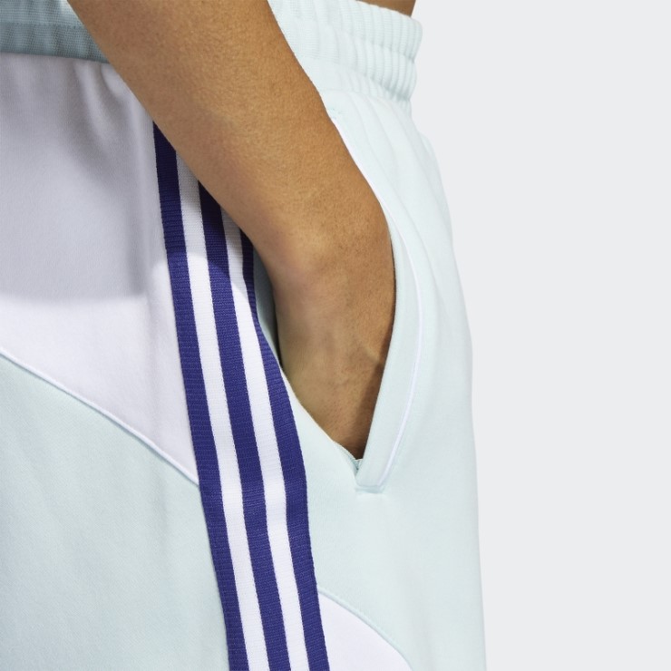 Mint Adidas Sst Shorts De Vellón