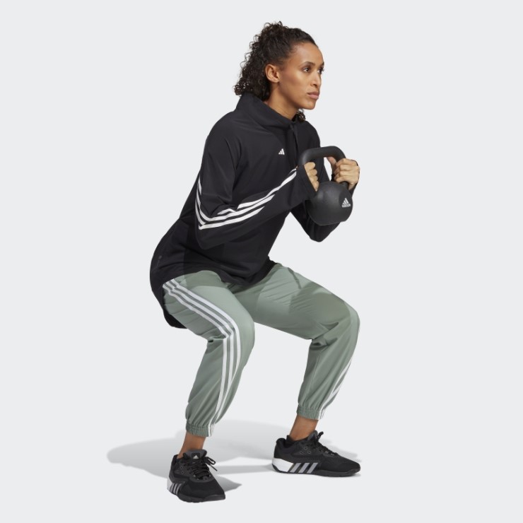 Camiseta Adidas Negra Con Iconos De Tren