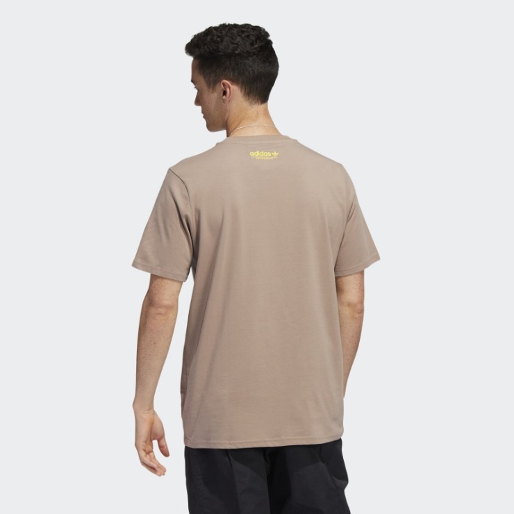 Camiseta Mettz World Peeps Manga Corta Marron Calcáreo Adidas