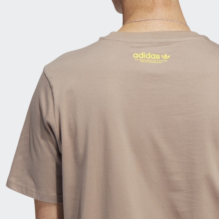 Camiseta Mettz World Peeps Manga Corta Marron Calcáreo Adidas