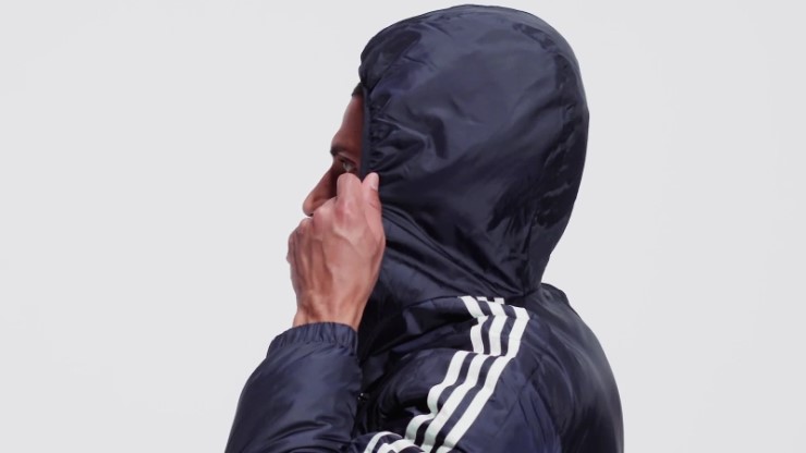 Chaqueta Con Capucha Y Aislamiento Essentials Tinta Adidas