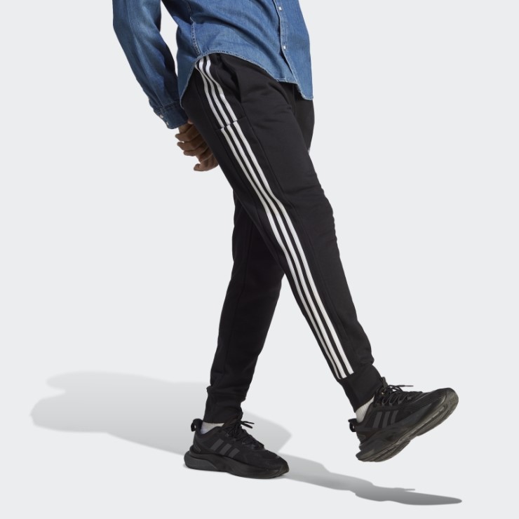 Adidas Essentials - Pantalones De 3 Rayas Con Puños Cónicos De Felpa Francesa