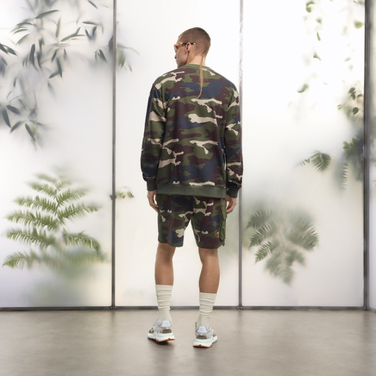 Sudadera Con Cuello Redondo Y Bolsillo De Canguro Con Estampado De Camuflaje De Adidas (todos Los Géneros)