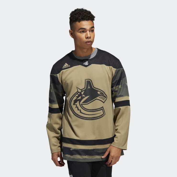 Camiseta Adidas Orbit Canucks Camo Verde