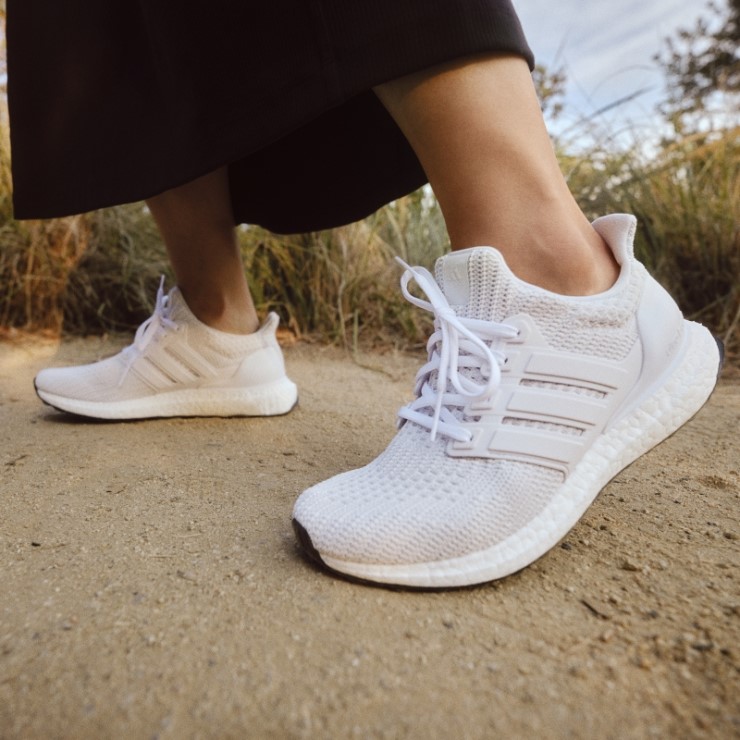 Adidas Ultraboost 5 Dna Zapatillas De Deporte Para Correr En Blanco Y Negro