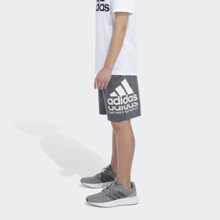Pantalón Corto Bos Tejido Ess Gris Medio Adidas