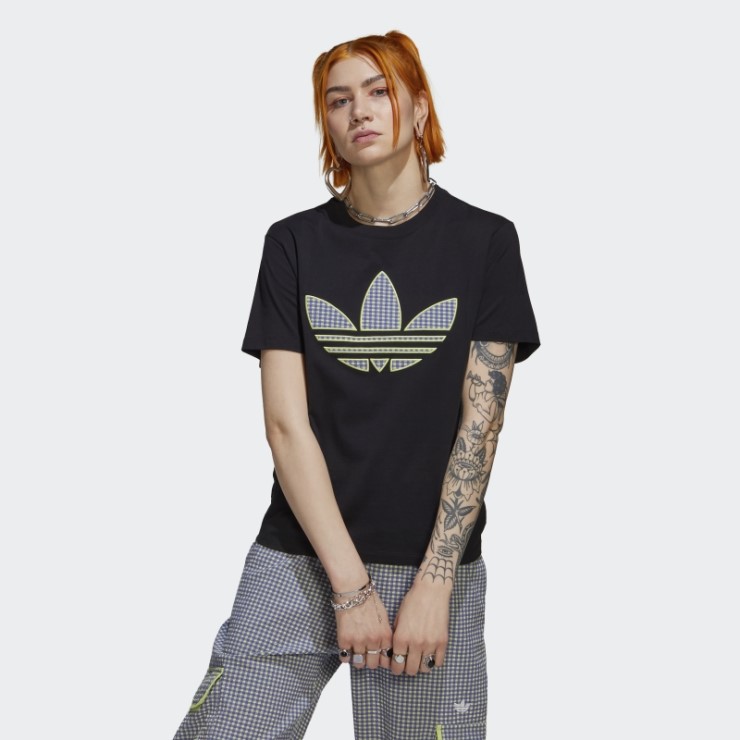 Camiseta Con Aplicación De Trébol Adidas Negra