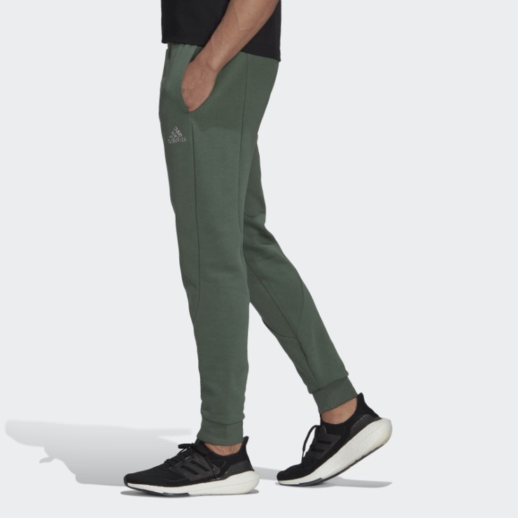 Pantalones Adidas Stadium Fleece Badge Of Sport Con Puños Verde óxido Caliente