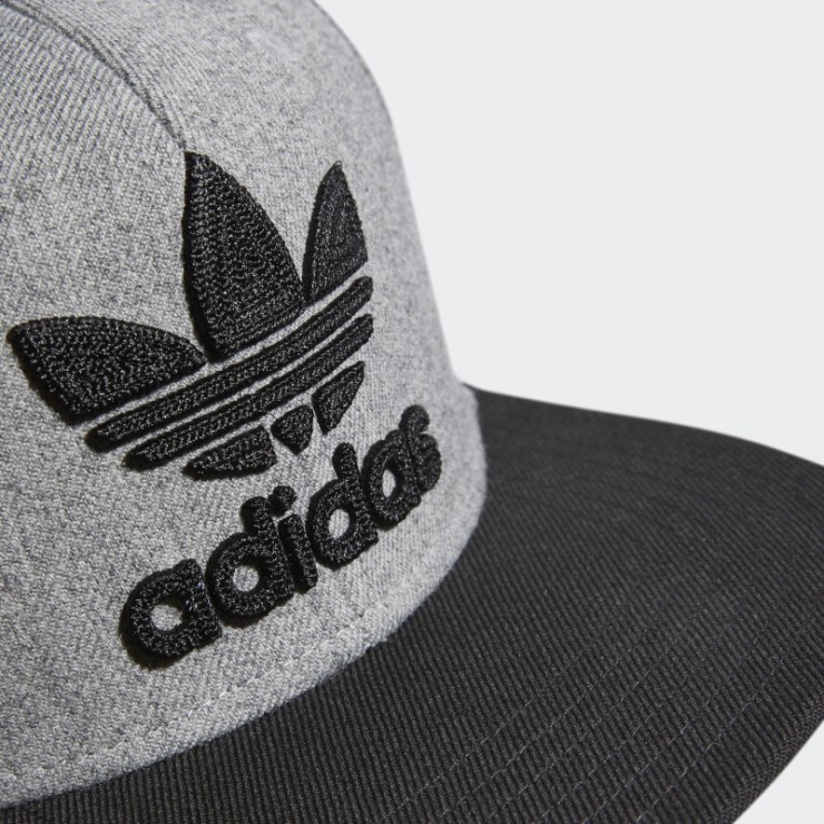 Gorra Adidas Trefoil Chain Snap-back Gris Medio