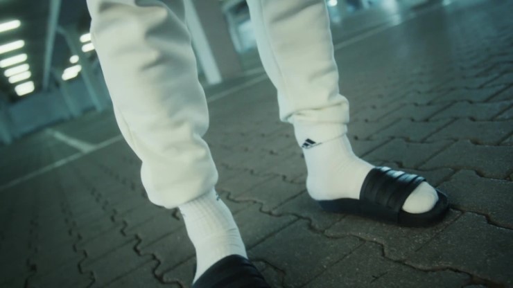 Chanclas Adilette Boost Carbon Adidas