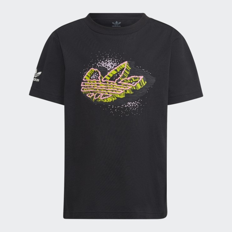 Camiseta Gráfica Adidas Negra Con Estilo