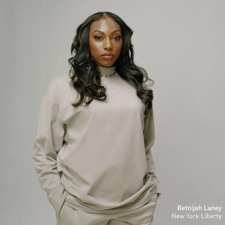 Camiseta Adidas Basketball Manga Larga Gris Metal