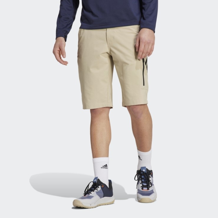 Adidas Five Ten Marca De Los Pantalones Cortos Valientes Sabana